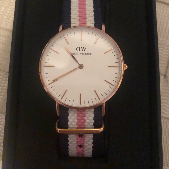 Daniel Wellington Watch - Picture 1 of 5